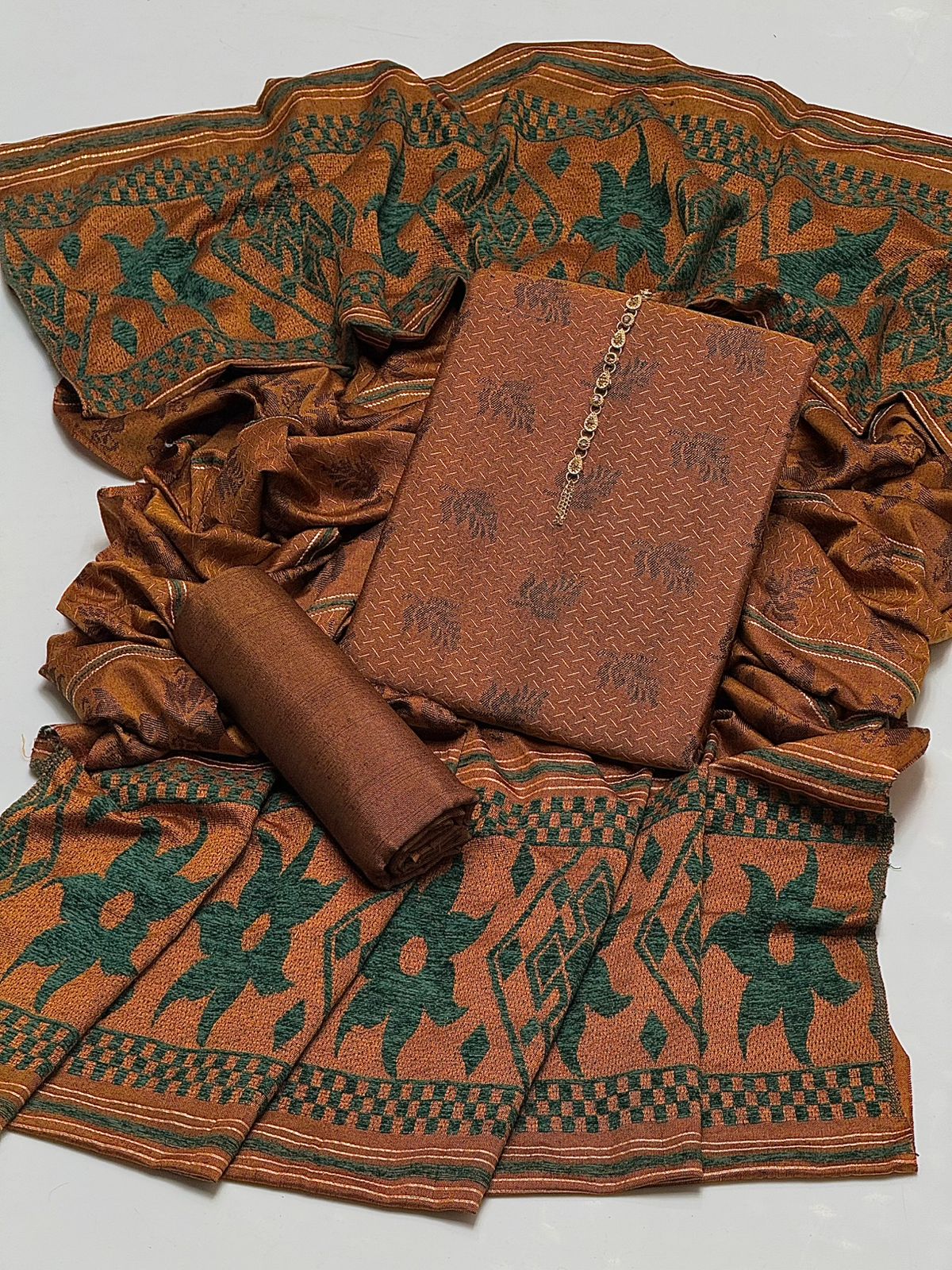 Khaadi Marina & Velvel